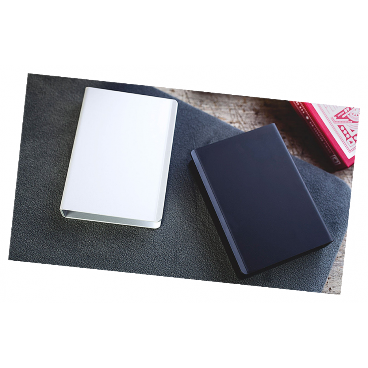 Classic Playing Card Deck Clip in Black by Dan and Dave Martinka Magic